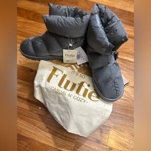 Metallic Sonic Silver(gray)  Pillow Boot